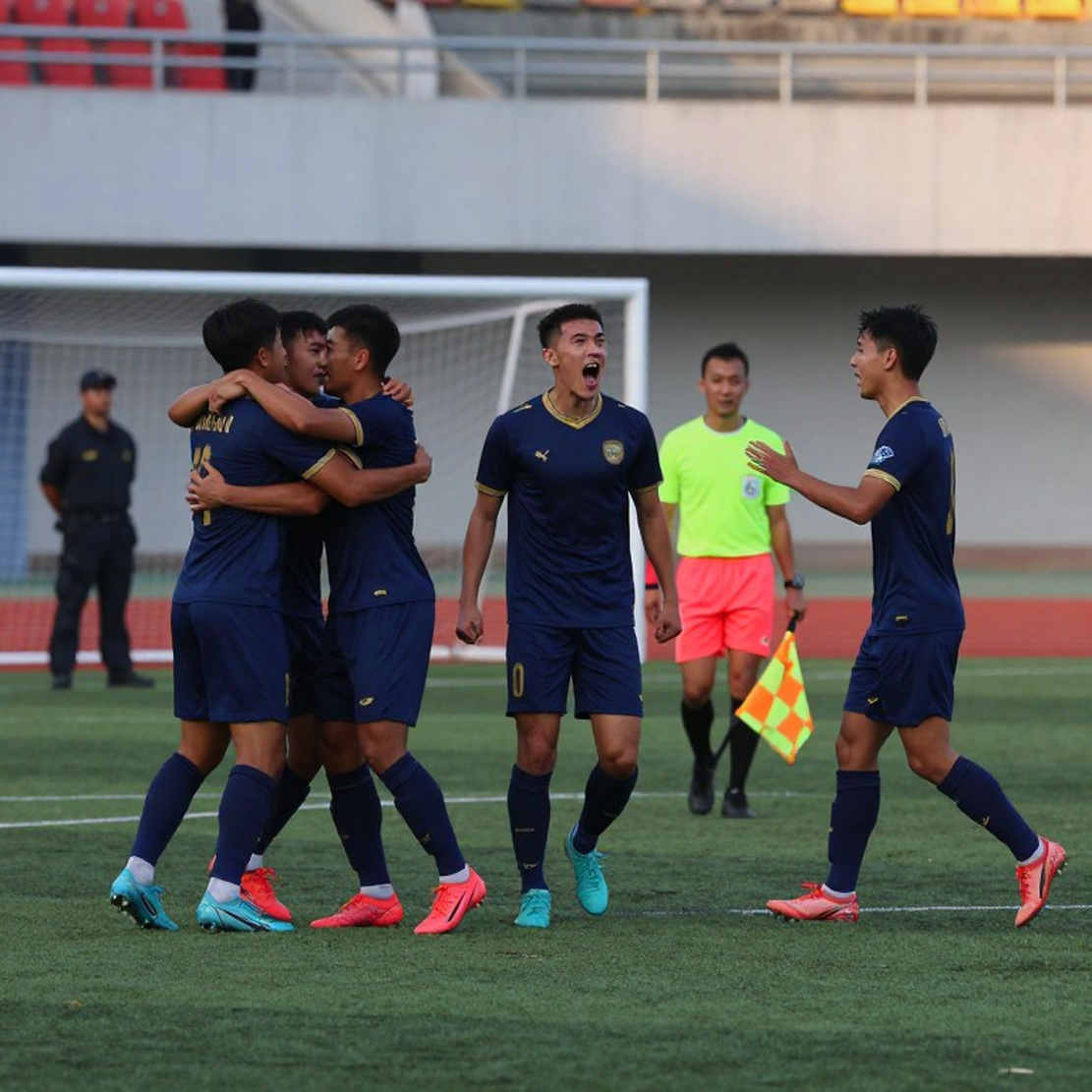 CAHN vs Kashima Antlers: Đọc khoảng trống giữa hai tuyến trước khi bóng lăn