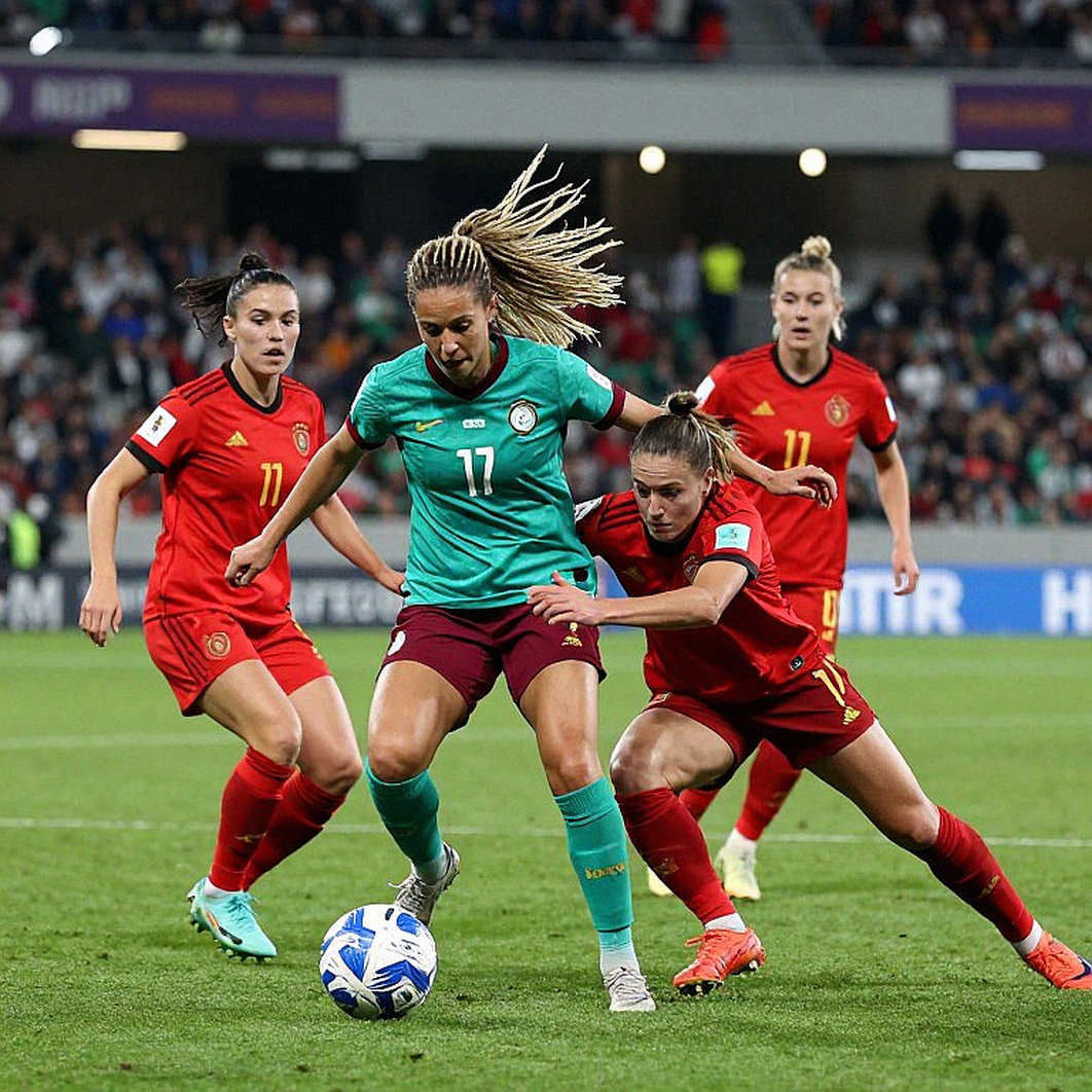 Putellas mở tài khoản ở WSL: bàn thắng phút 29 và dấu hiệu dịch chuyển của dòng lao động bóng đá nữ