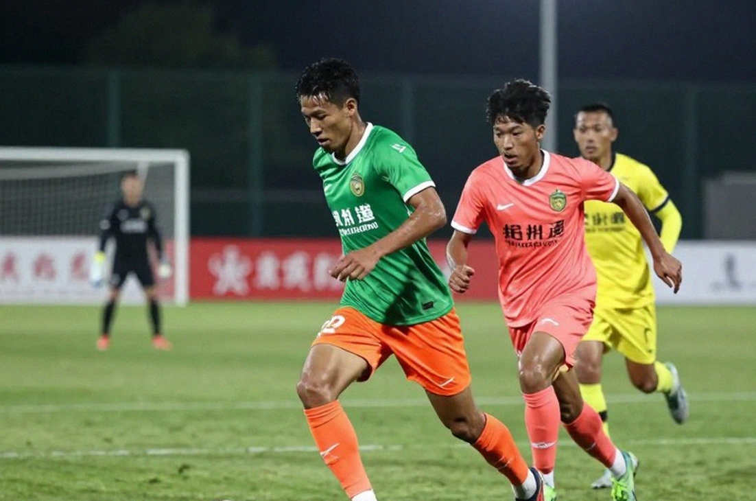 Con phố hẹp ở Cottingham: Hai vụ tai nạn và khoảng lặng của Hull City
