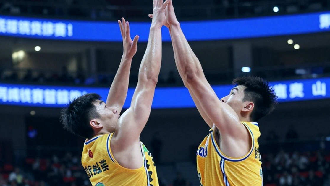 Chiếc ghế của Jasikevičius, trận Dubai và câu hỏi EuroLeague chưa trả lời