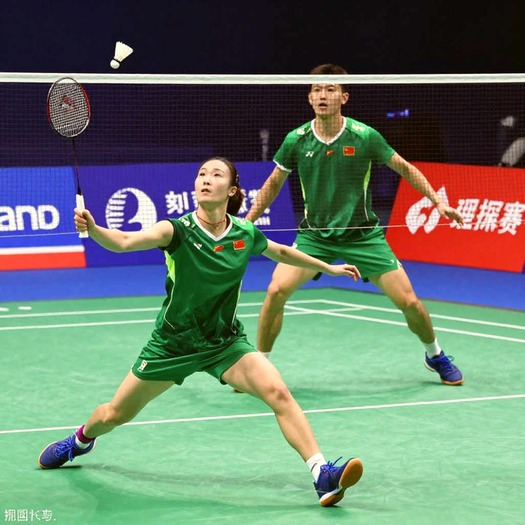 Alwi Farhan Spars With Momota Ahead of Asian Games 2026: Systemic Anchor or Media Bubble Alwi Farhan Spars With Momota Ahead of Asian Games 2026: Systemic Anchor or Media Bubble