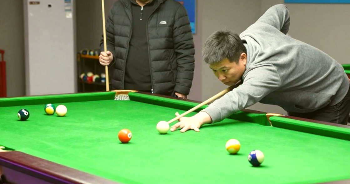 Jimmy White hạ Matthew Stevens 6-5 ở vòng loại International Championship: frame thứ mười một được định đoạt bằng một lần đặt cơ hỏng