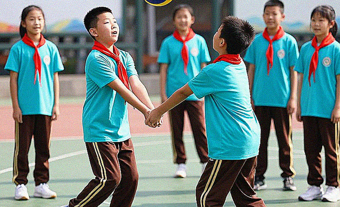 Trái bóng thì thầm: Bóng đá sống bằng những chi tiết không ai nhìn