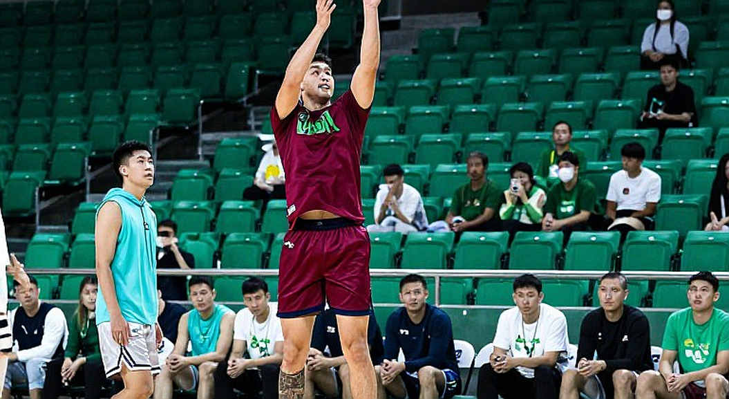 Đầu gối phải của Manalili và hạn mức hai trận: Letran chọn playoff hay suất MVP