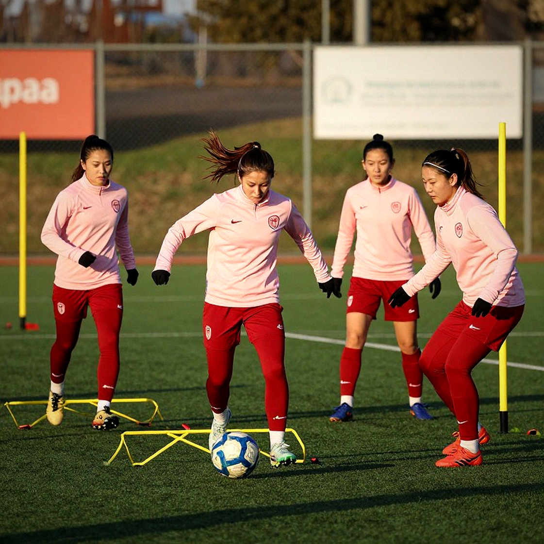 Việt Nam vào tứ kết Asian Games sau thất bại 0-2: Tấm vé hợp lệ và những vết nứt không nhìn thấy