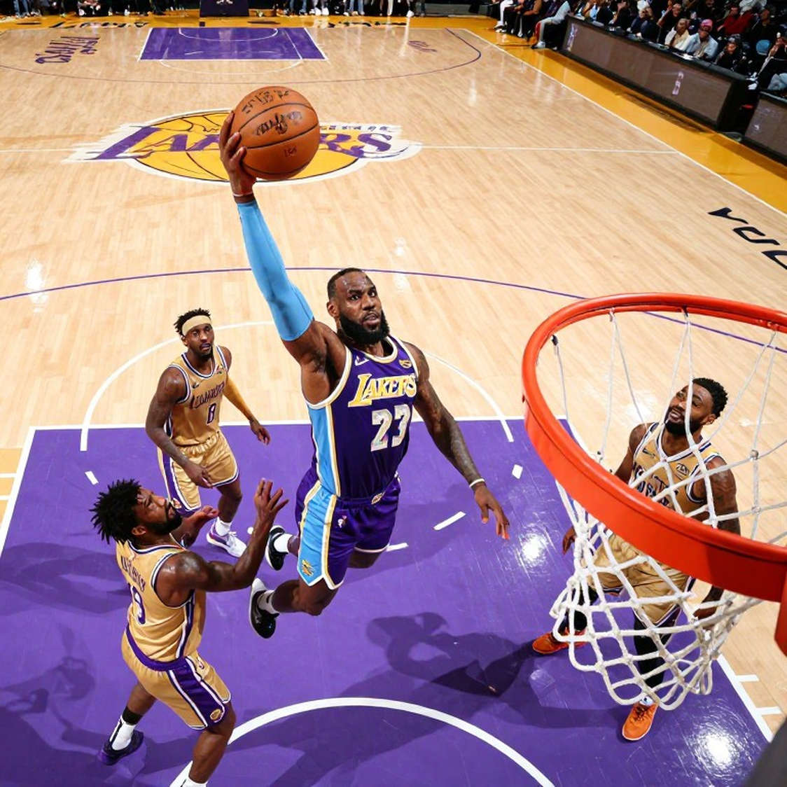 Laprovittola 27 điểm, 10 kiến tạo: Joventut chạm một tay vào giấc mơ Endesa Super Cup