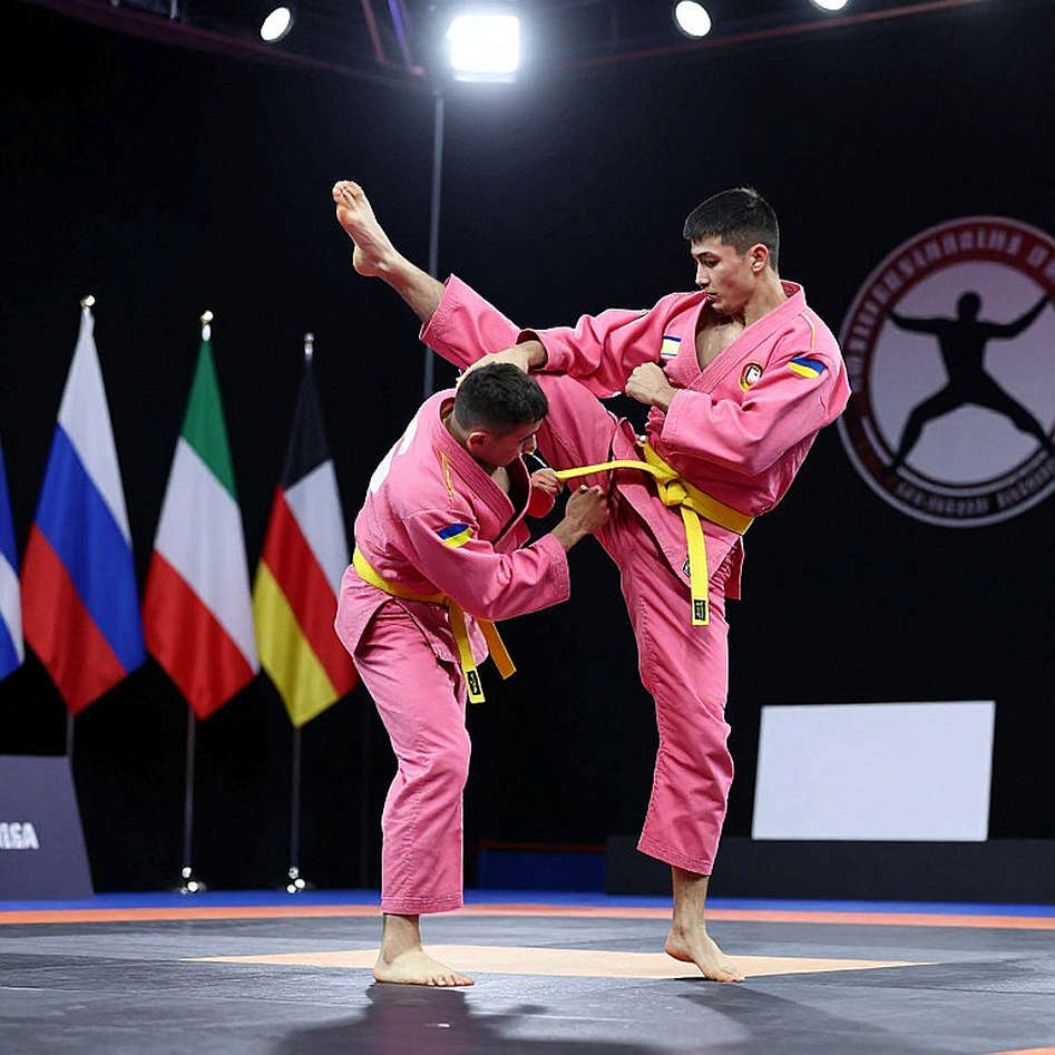 Tomofumi Takajo bị bắt vì cáo buộc rút tiền hộ: vách đá sau sự nghiệp mà judo Nhật chưa muốn nhìn
